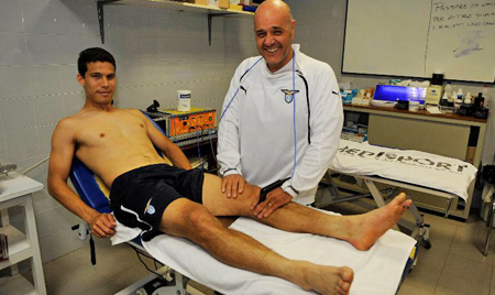 Trattamento di Tecar terapia ad un giocatore della S.S. Lazio